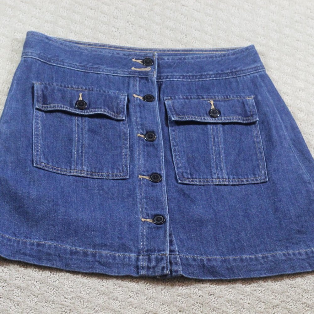Gap Size 29 Blue Jean 18" Long Button Up the Front Mini Skirt - LIKE NEW